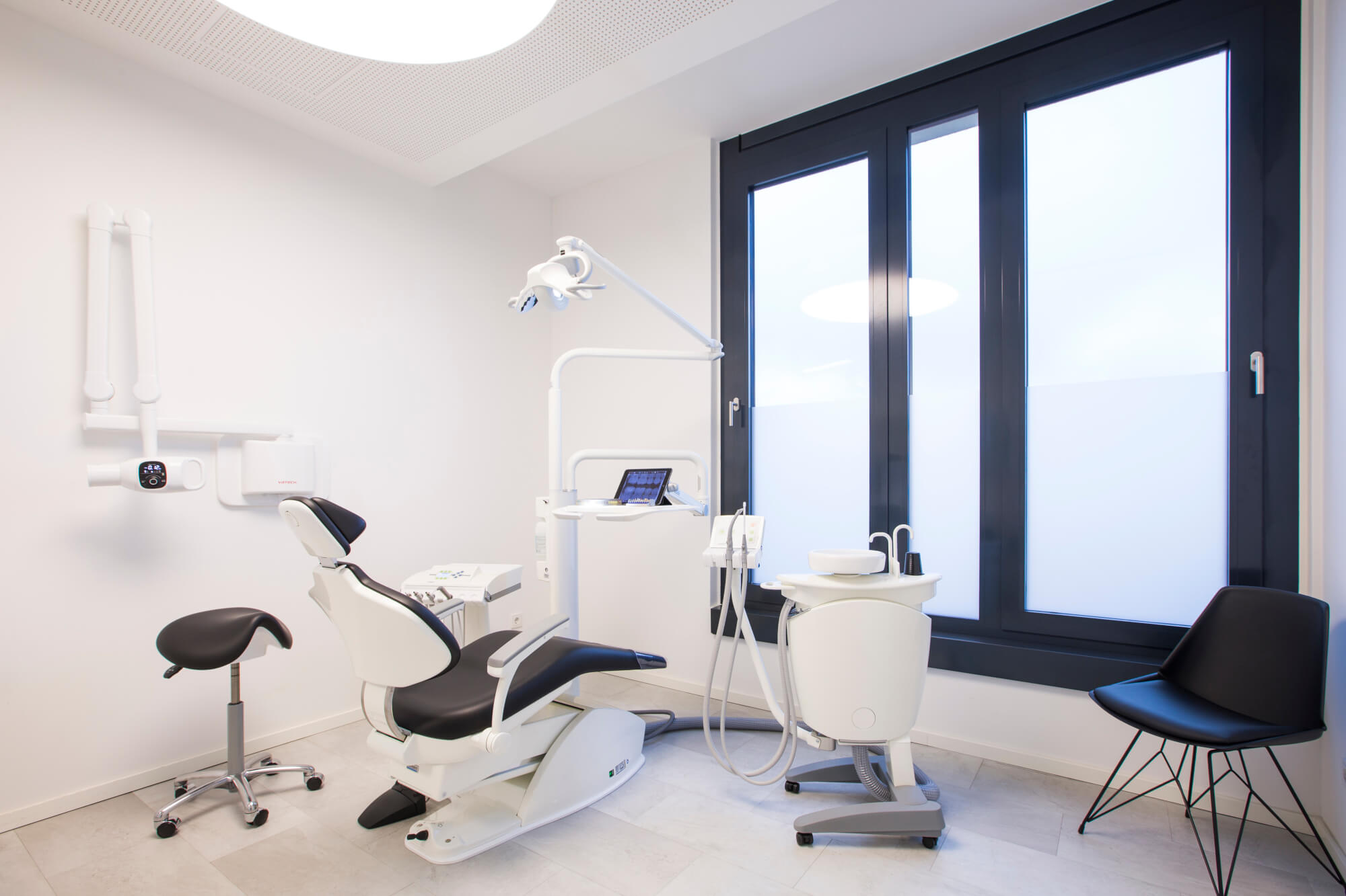Feine Instrumente für den Einsatz in der Endodontie, wenn der Wurzelkanal behandelt werden muss