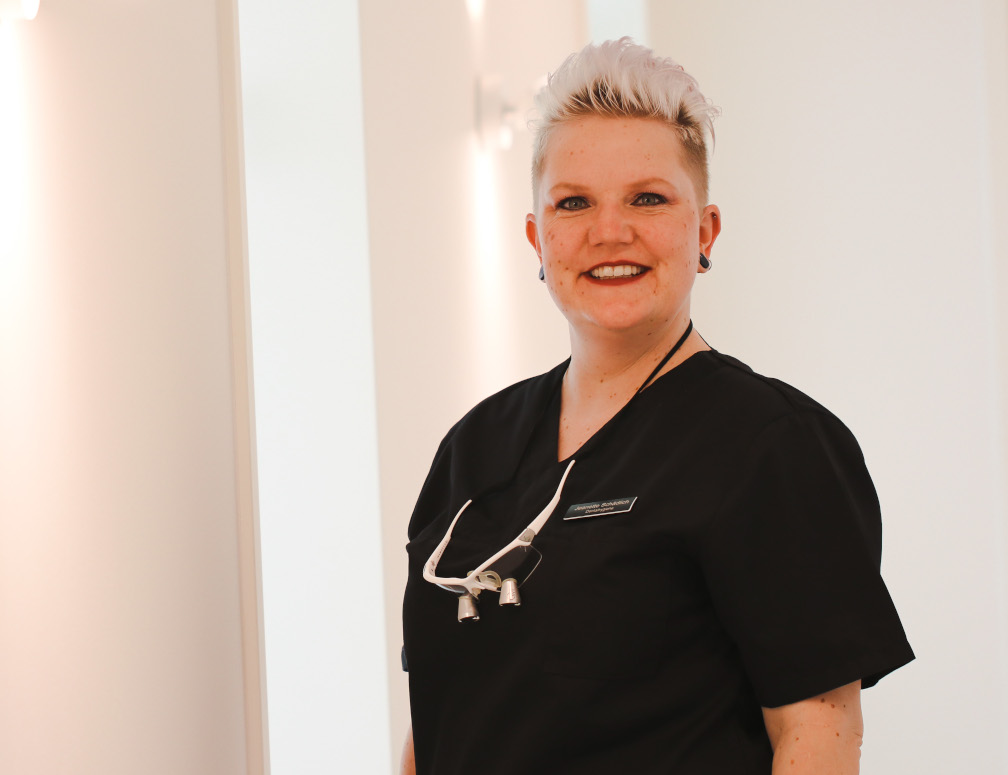 Jeanette Schaedlich Jeanette Schädlich – Dentalhygiene (DH)