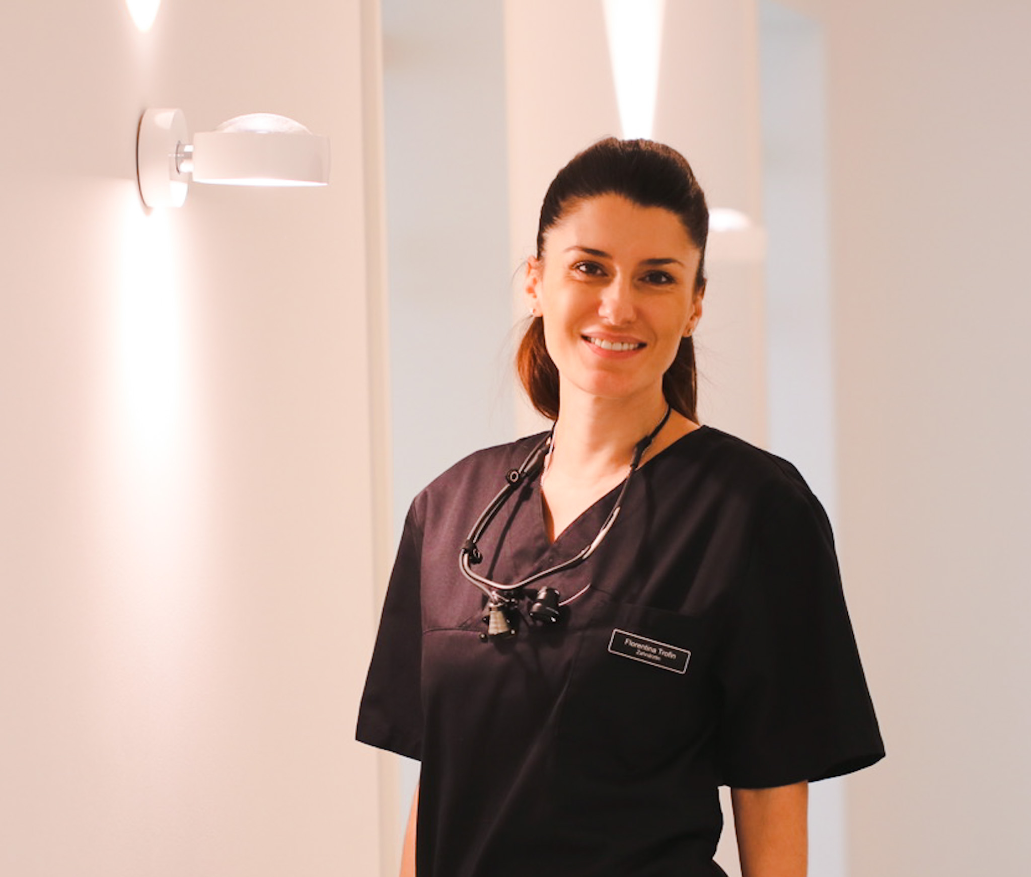 Florentina Trofin Florentina Trofin – Zahnärztin (Tätigkeitsschwerpunkt Endodontie)