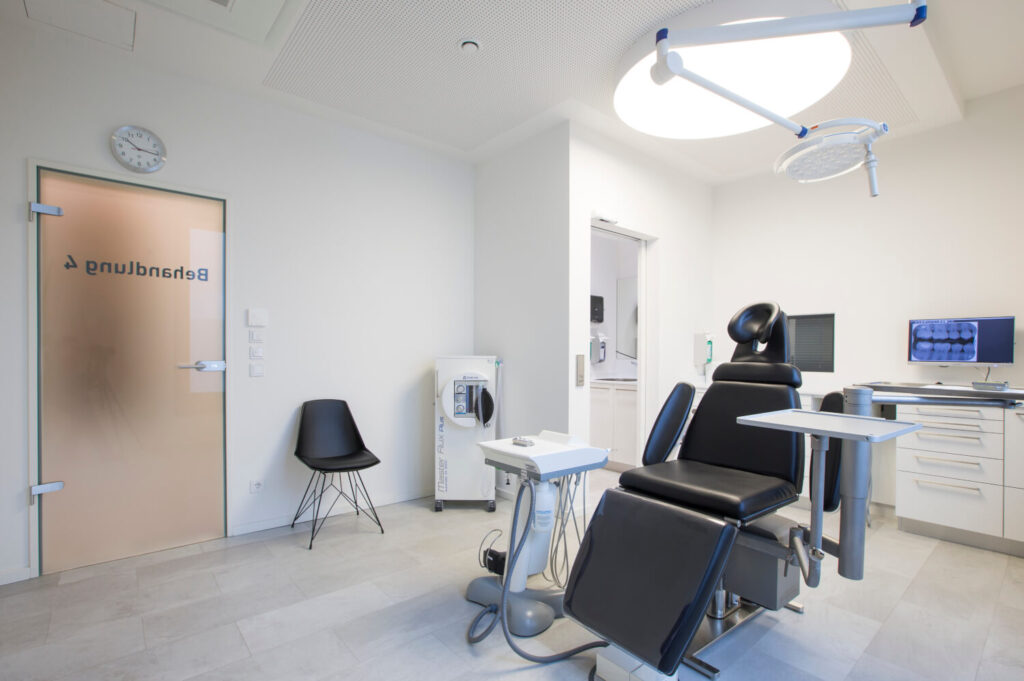 Behandlungszimmer-ZAE-4